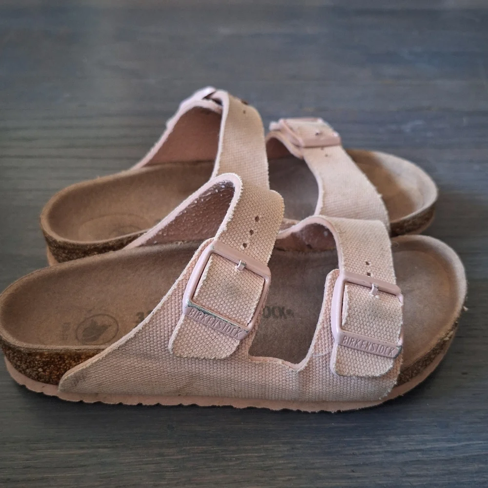 birkenstocks Arizona Kids Vegan Pink two strap stone coin sandals size 33 /2.5